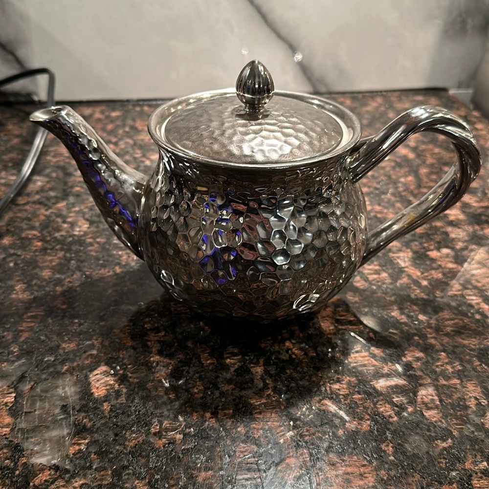 Tea pot